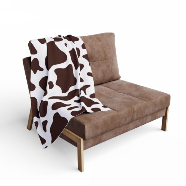 Cozy Cow Print Fleece Blanket for Home Décor and Gifts