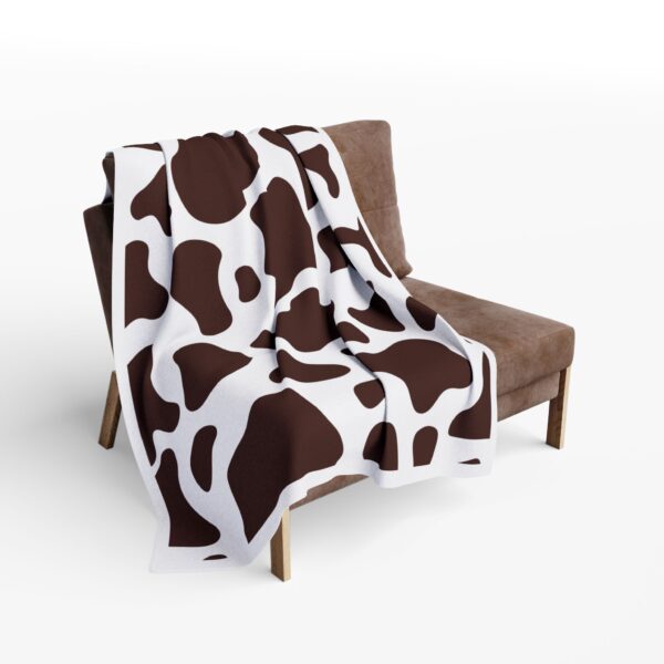 Cozy Cow Print Fleece Blanket for Home Décor and Gifts - Image 8